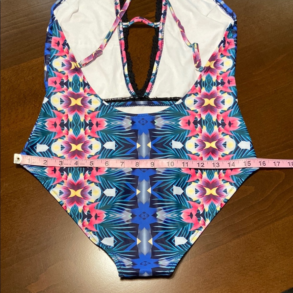 Colorful Cupshe One-Piece Swimsuit, size M. New! - Picture 6 of 10